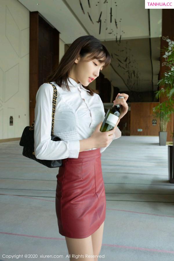 陆萱萱  [XiuRen秀人网]高清写真图 2020.07.23 No.2393 陆萱萱第8张图片